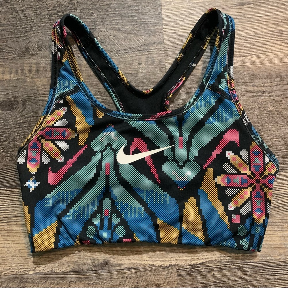Nike shorts bra